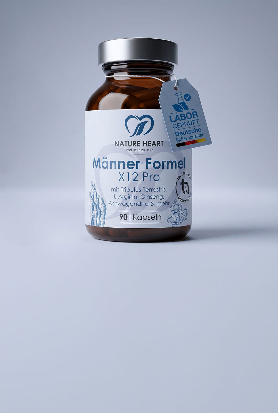 Glasbehälter mit Nature Heart Männer Formel X12 Pro, 90 Kapseln, auf hellblauem Hintergrund mit sichtbarem Labor-geprüft-Tag „Deutsche Spitzenqualität“ und Hinweis auf Tribulus Terrestris, L-Arginin, Ginseng, Ashwagandha & mehr.