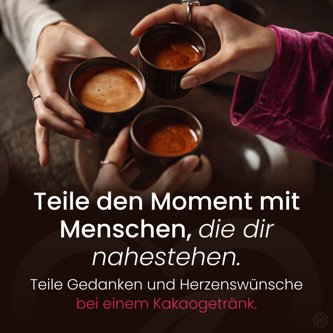 Drei Hände halten Tassen mit Kakao zusammen: Teile den Moment, Gedanken und Herzenswünsche mit Menschen, die dir nahestehen