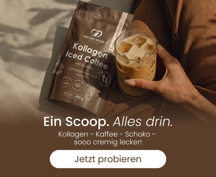 Banner für Nature Heart Kollagen Iced Coffee Schoko mit Produktverpackung, Glas Eiskaffee und dem Schriftzug "Ein Scoop. Alles drin.".