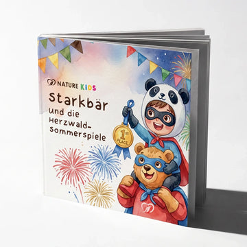 Nature Kids Kinderbuch „Starkbär und die Herzwald-Sommerspiele“: Cover mit Bär, Kind im Pandakostüm und Goldmedaille