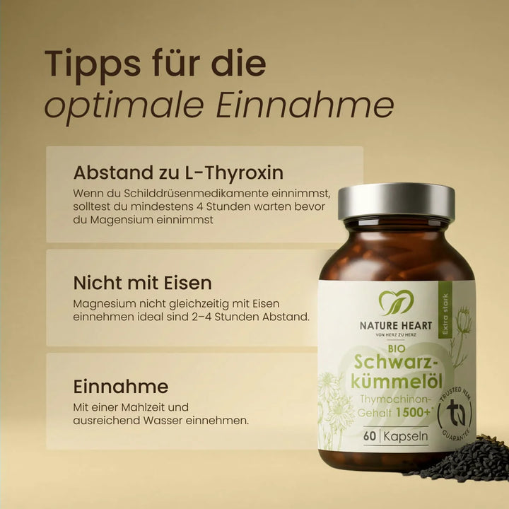 Tipps für die Einnahme der Bio Schwarzkümmelöl Kapseln: mit einer Mahlzeit und ausreichend Wasser, daneben das Braunglas mit 60 Kapseln