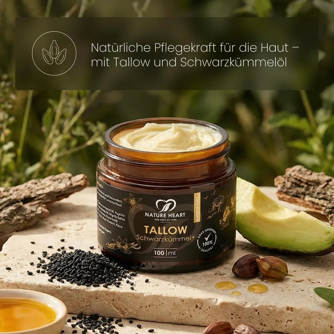 Geöffneter Tiegel Tallow Schwarzkümmel+ 100 ml auf Stein mit Schwarzkümmelsamen, Jojobanüssen, Avocado und Öl